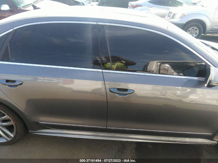 2019 VOLKSWAGEN PASSAT 2.0T SE R-LINE - 1VWMA7A36KC005167