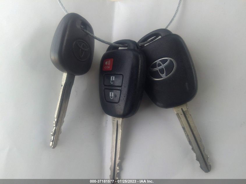 2015 TOYOTA HIGHLANDER LE - 5TDZARFH8FS016197