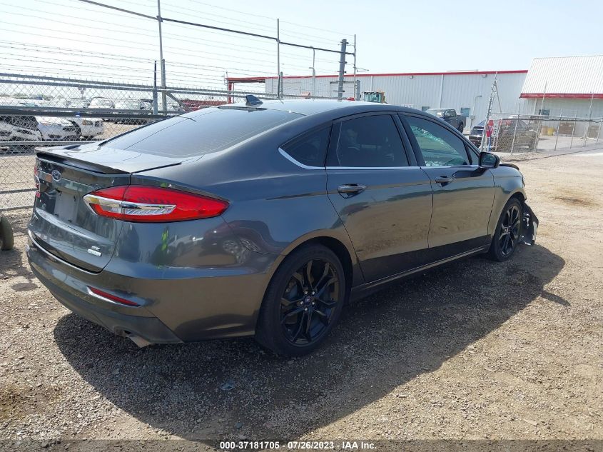 3FA6P0HDXKR250660 Ford Fusion SE 4