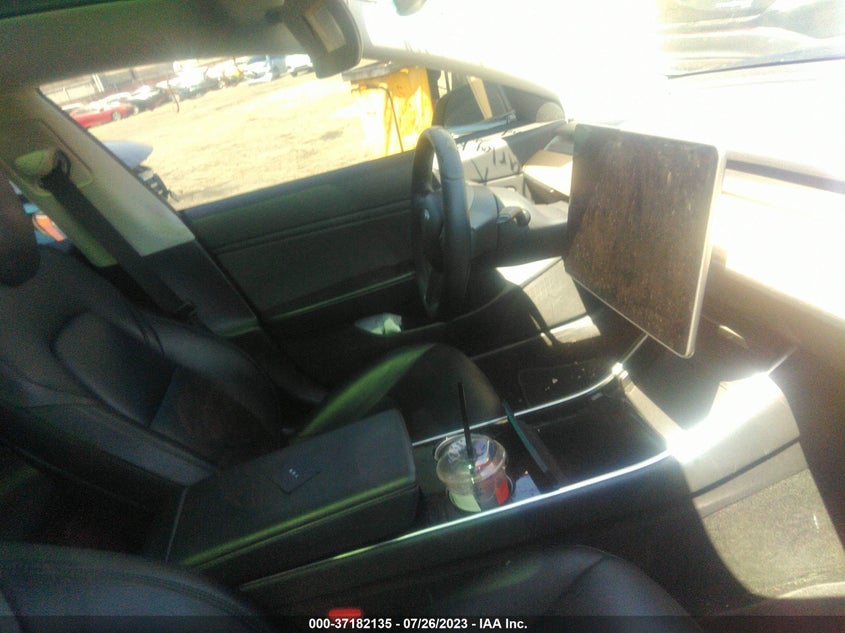 VIN 5YJ3E1EB8KF385892 2019 TESLA MODEL 3