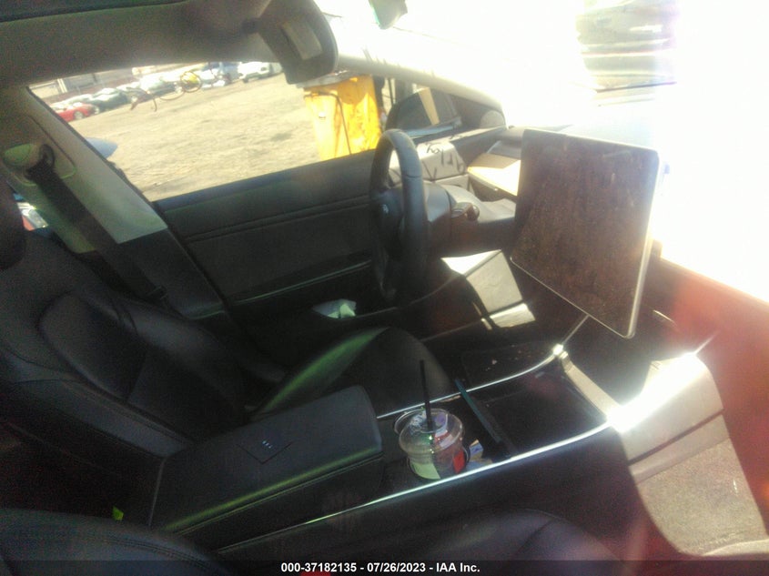 VIN 5YJ3E1EB8KF385892 2019 TESLA MODEL 3