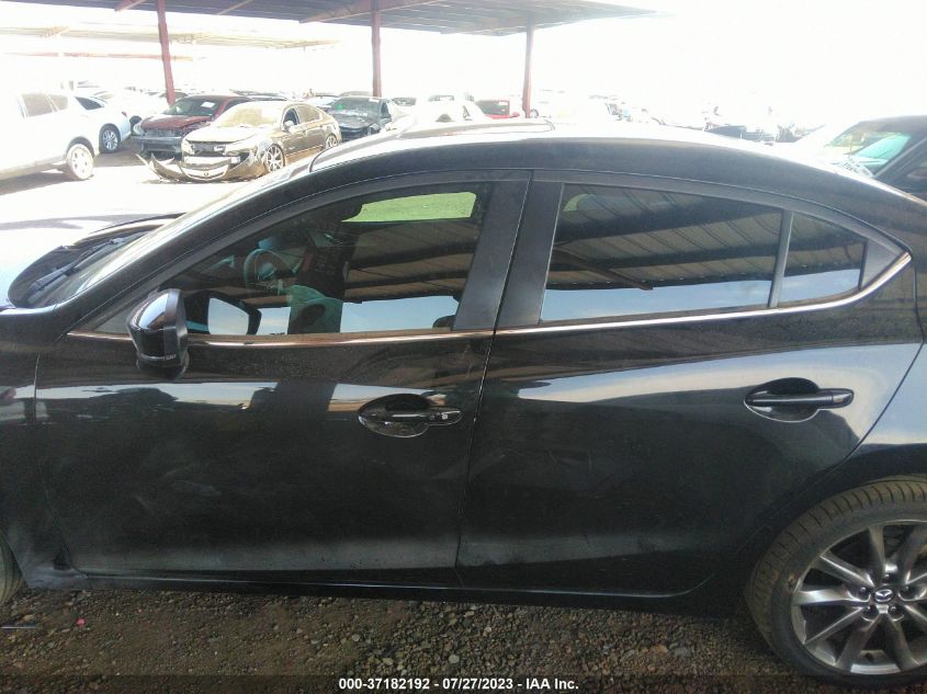 2018 MAZDA MAZDA3 4-DOOR TOURING - 3MZBN1V38JM181945