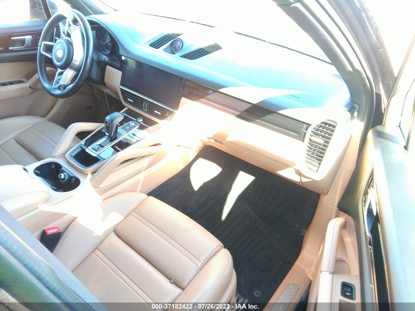 VIN WP1AA2AY2LDA10431 2020 PORSCHE CAYENNE