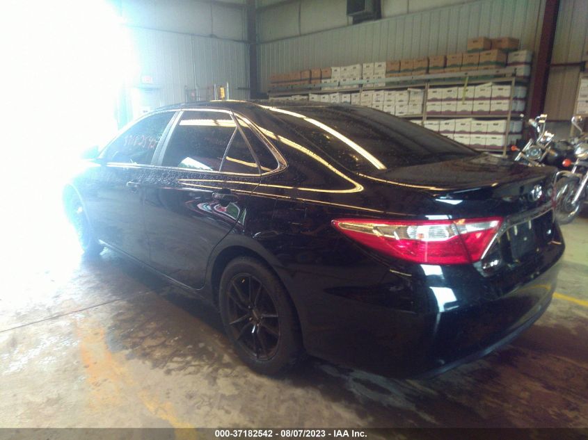 2017 TOYOTA CAMRY SE - 4T1BF1FK4HU736297
