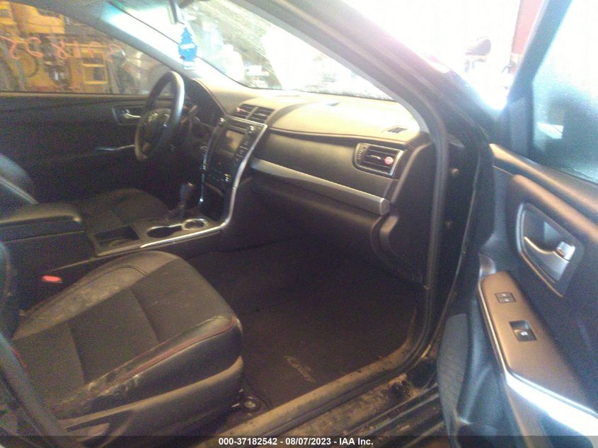 2017 TOYOTA CAMRY SE - 4T1BF1FK4HU736297