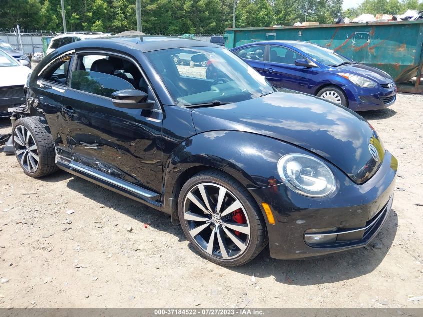 2013 VOLKSWAGEN BEETLE COUPE 2.0T TURBO W/SUN/SND/NAV - 3VWVA7AT6DM629475