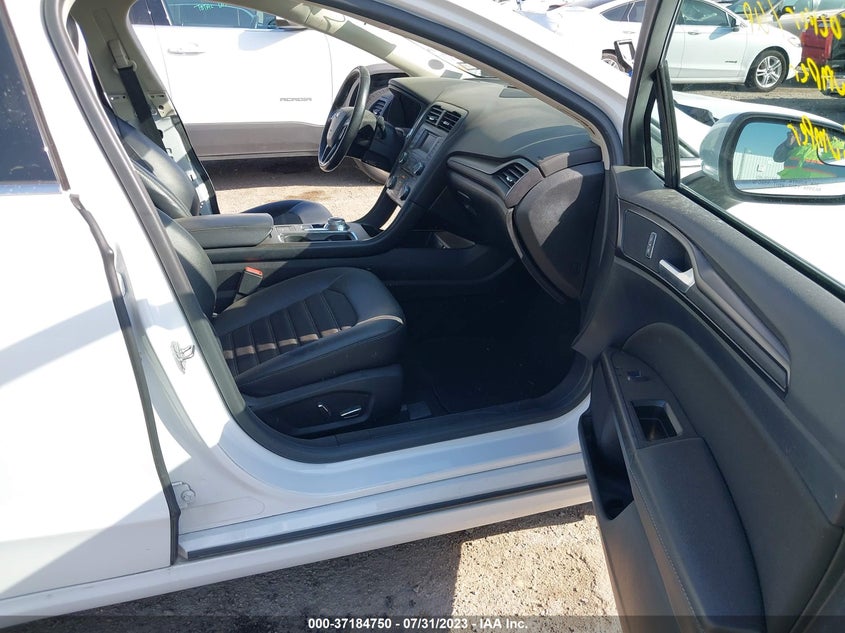 VIN 3FA6P0LU2JR226228 2018 FORD FUSION HYBRID SE