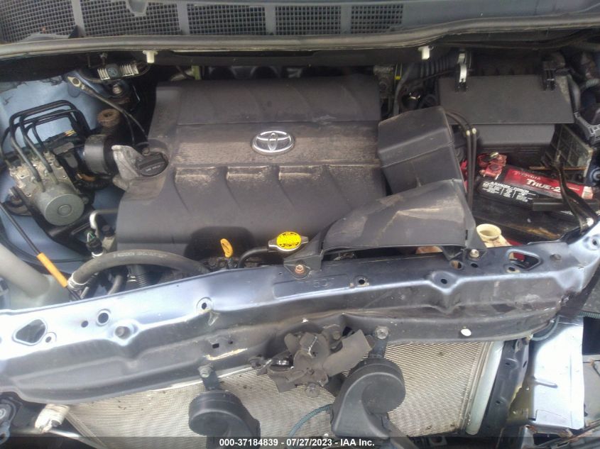 2015 TOYOTA SIENNA LE - 5TDKK3DC0FS633886