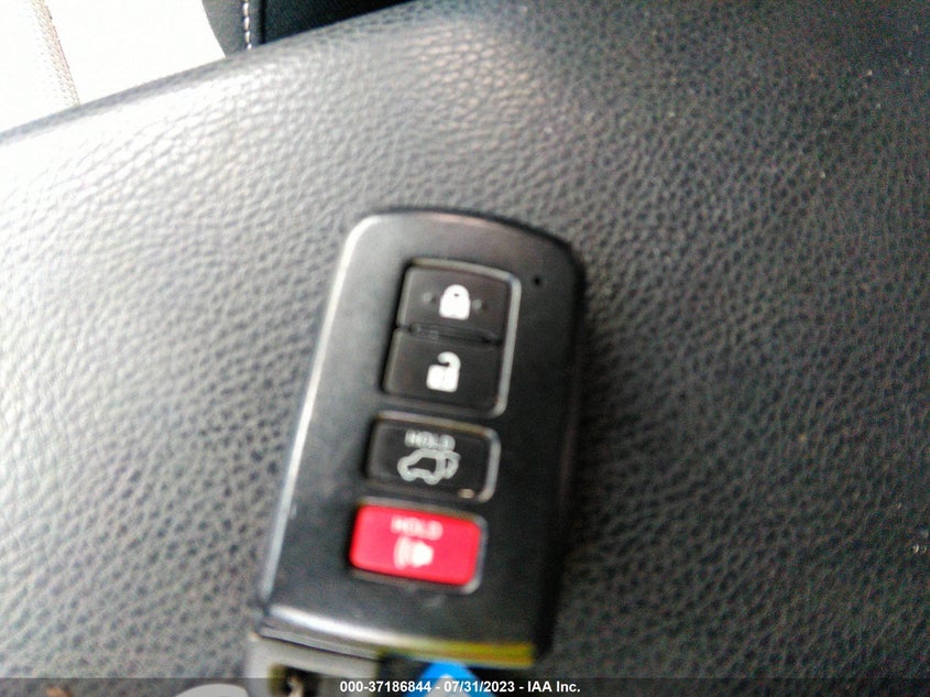 VIN JTMWFREV7HJ145737 2017 TOYOTA RAV4 XLE