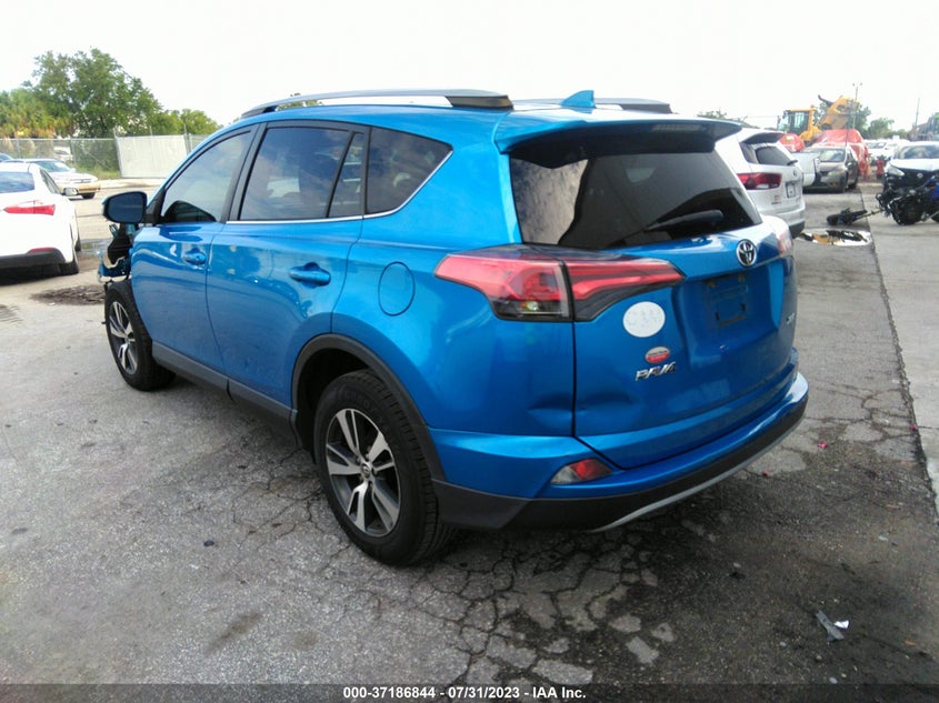 VIN JTMWFREV7HJ145737 2017 TOYOTA RAV4 XLE