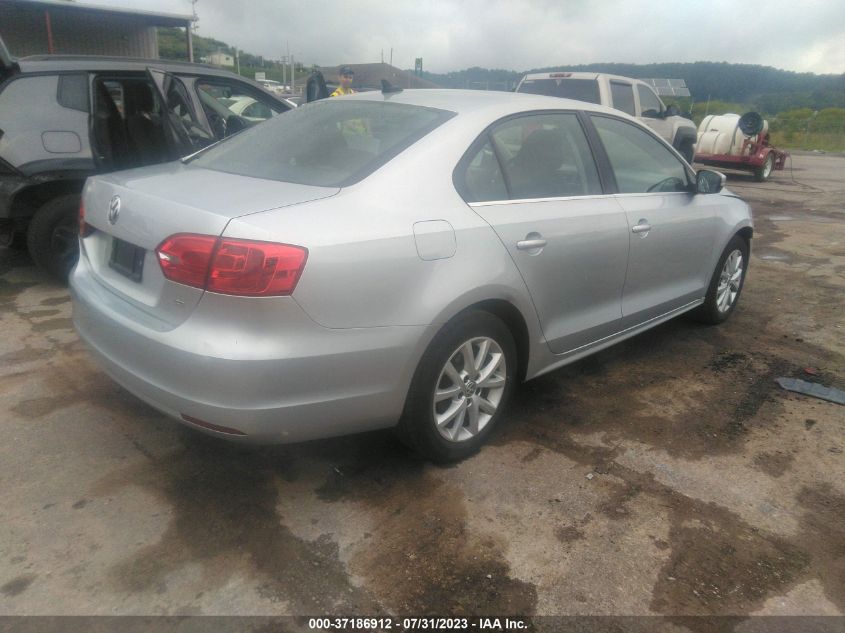 2014 VOLKSWAGEN JETTA SEDAN SE W/CONNECTIVITY - 3VWD17AJ9EM204926