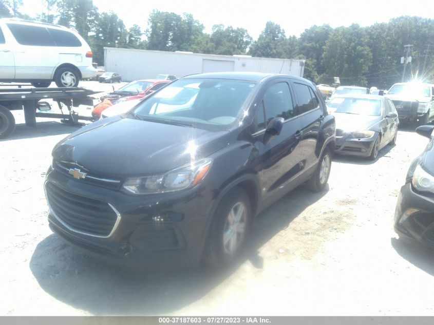 KL7CJKSB0MB350689 Chevrolet Trax LS 2