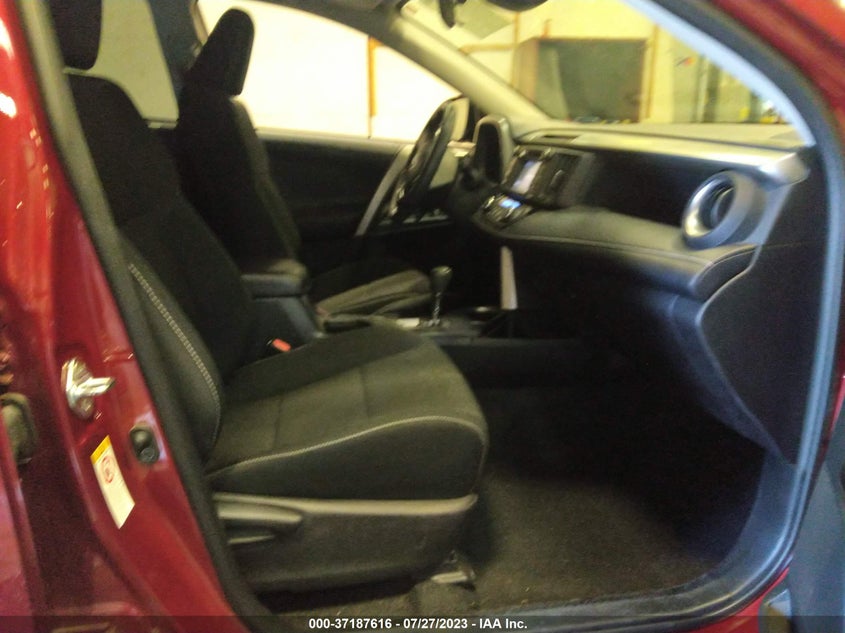 VIN 2T3RFREV5JW787183 2018 TOYOTA RAV4 XLE/ADVENTURE