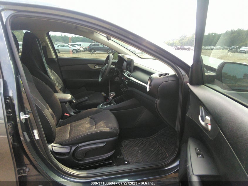 VIN 3KPF24AD7KE083255 2019 KIA FORTE LXS