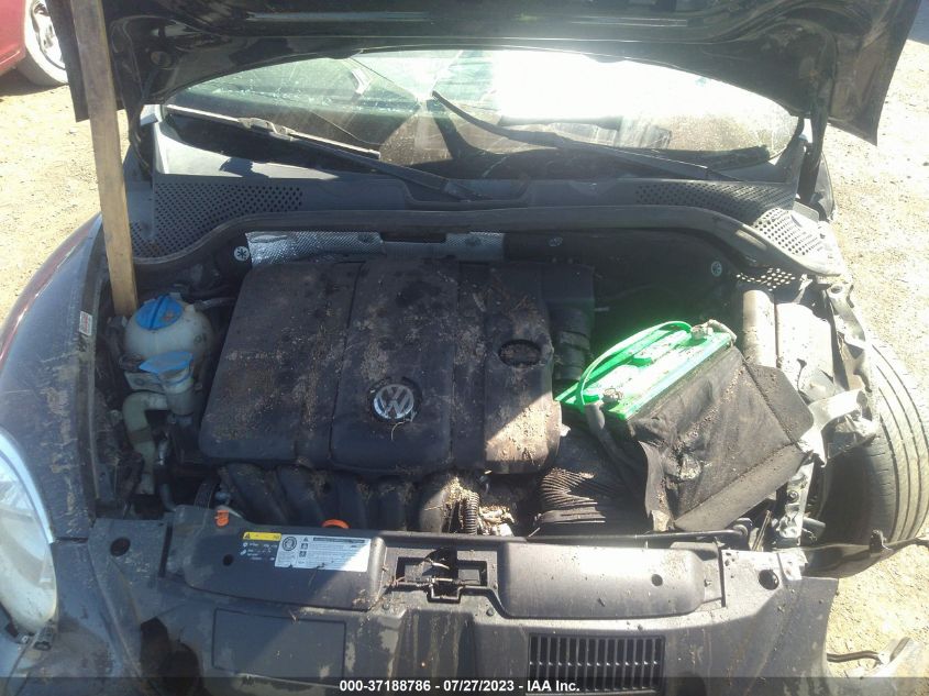 2013 VOLKSWAGEN BEETLE COUPE 2.5L ENTRY - 3VWFP7AT2DM659415