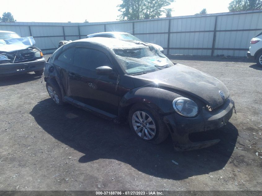 2013 VOLKSWAGEN BEETLE COUPE 2.5L ENTRY - 3VWFP7AT2DM659415