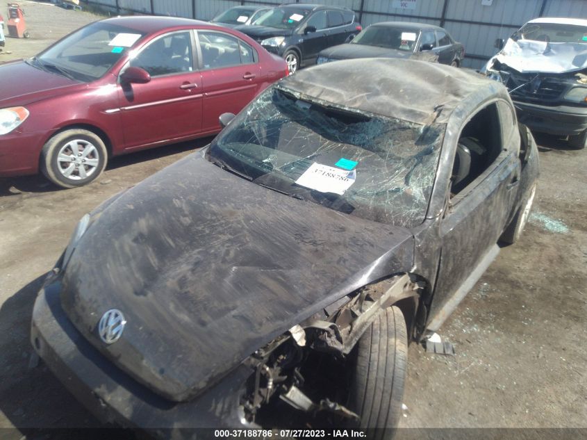 2013 VOLKSWAGEN BEETLE COUPE 2.5L ENTRY - 3VWFP7AT2DM659415