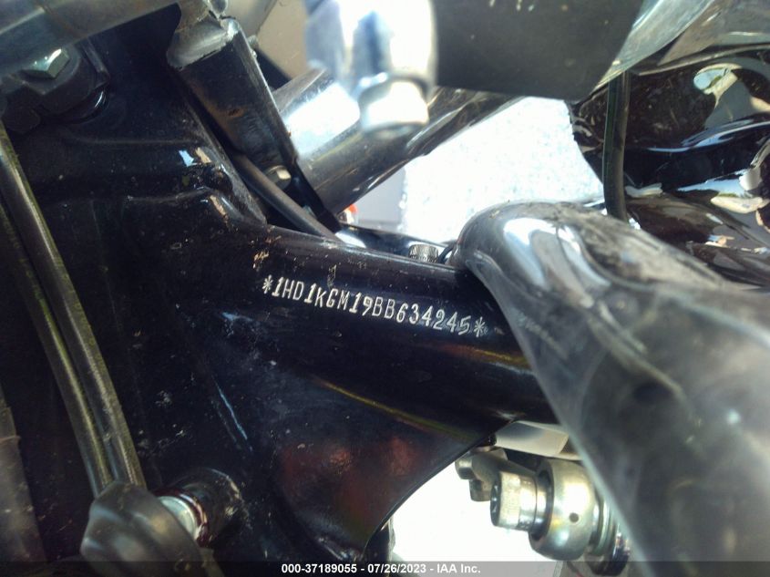 2011 HARLEY-DAVIDSON FLTRU - 1HD1KGM19BB634245
