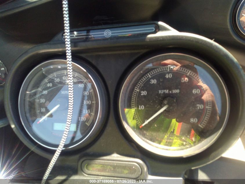 2011 HARLEY-DAVIDSON FLTRU - 1HD1KGM19BB634245