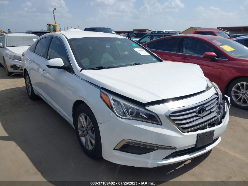 2015 HYUNDAI SONATA SE - 5NPE24AF5FH001831