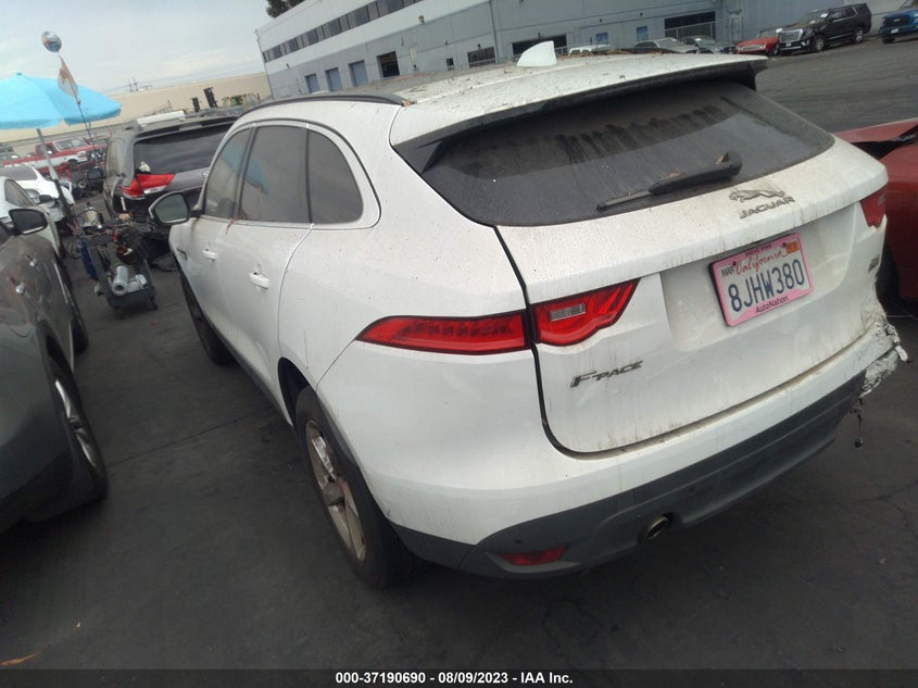 VIN SADCJ2FX5KA395630 2019 JAGUAR F-PACE 25T PREMIUM