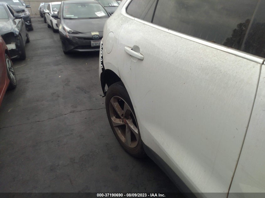 VIN SADCJ2FX5KA395630 2019 JAGUAR F-PACE 25T PREMIUM