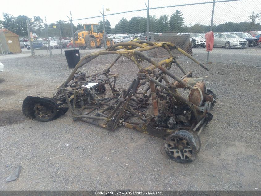 2019 CAN-AM MAVERICK X3 X MR TURBO R - 3JBVWAW2XKK001058