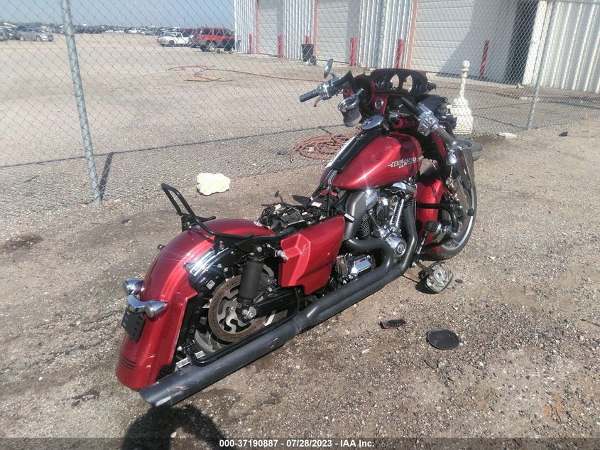 VIN 1HD1KBC1XJB643409 2018 HARLEY-DAVIDSON FLHX STREET GLIDE