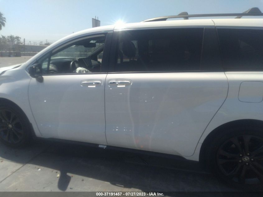 2022 TOYOTA SIENNA XSE - 5TDDRKEC6NS118645