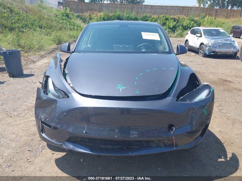 5YJYGDEE8MF190552 Tesla Model Y LONG RANGE 11