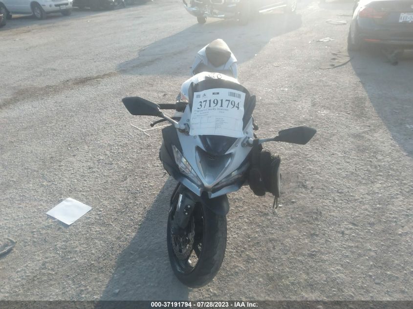 2021 KAWASAKI ZX636 K JKBZXJH13MA009299