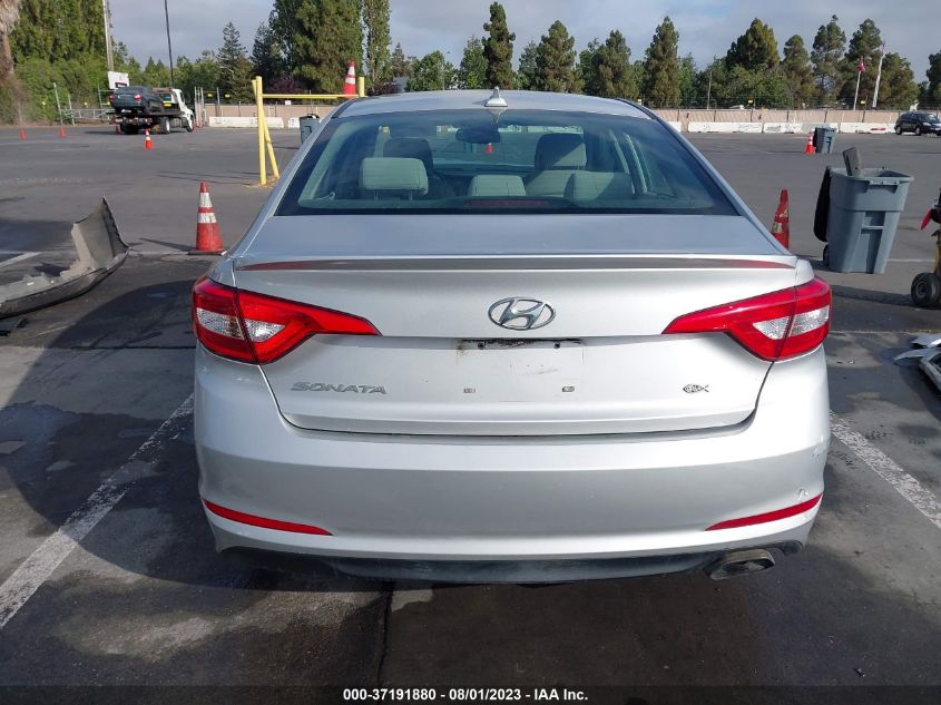 2015 HYUNDAI SONATA 2.4L SE - 5NPE24AFXFH009214