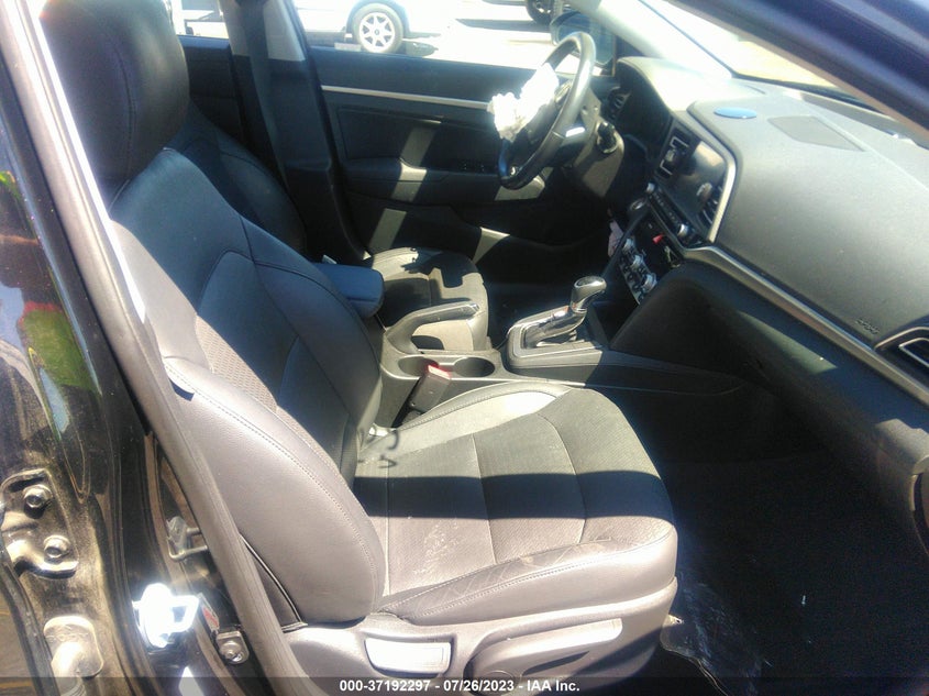 VIN 5NPD84LFXKH466834 2019 HYUNDAI ELANTRA LIMITED
