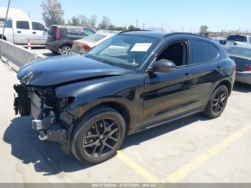 VIN ZASPAJAN7M7D11635 2021 ALFA ROMEO STELVIO