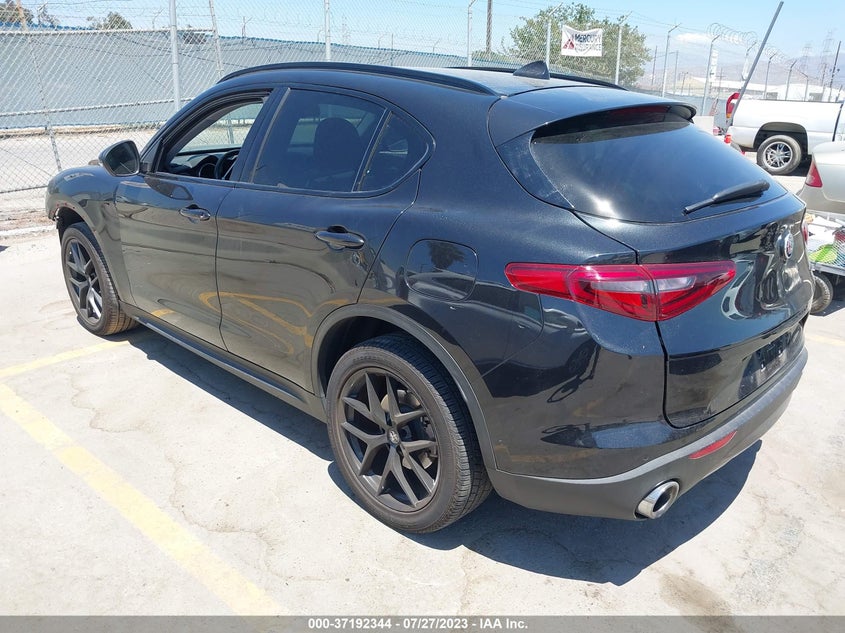VIN ZASPAJAN7M7D11635 2021 ALFA ROMEO STELVIO