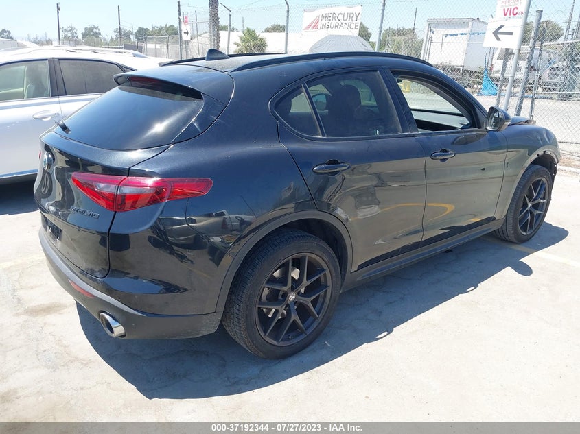 VIN ZASPAJAN7M7D11635 2021 ALFA ROMEO STELVIO