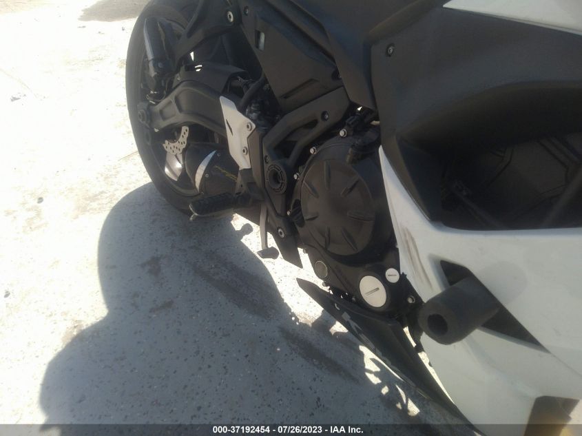 2017 KAWASAKI EX650 J - JKAEXEJ10HDA00832