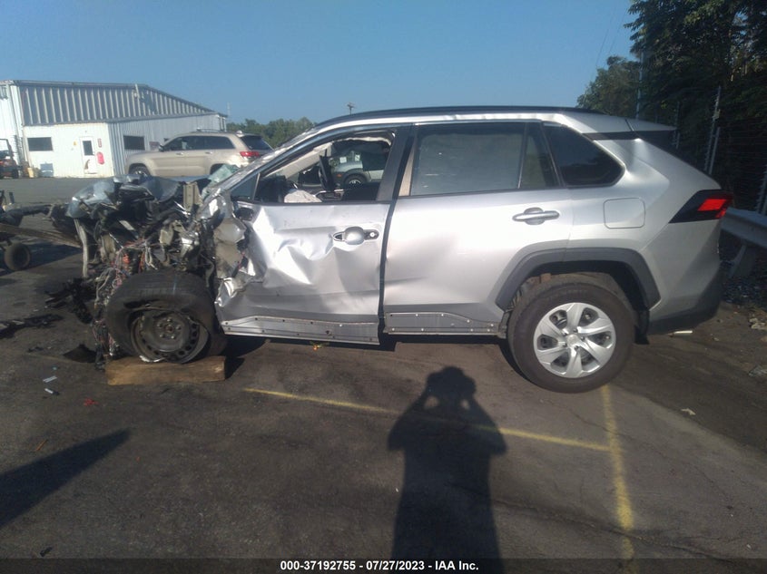 VIN 2T3H1RFV3KW045732 2019 TOYOTA RAV4 LE