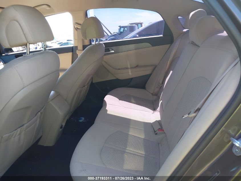 2015 HYUNDAI SONATA 2.4L SE - 5NPE24AF9FH212384