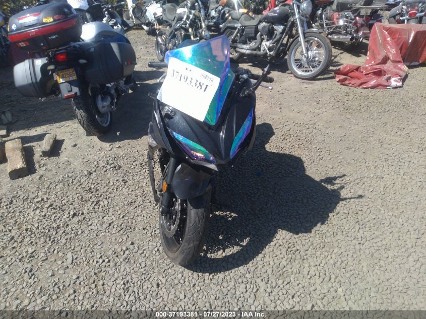 VIN JKAEXEK16HDA01997 2017 KAWASAKI EX650 F