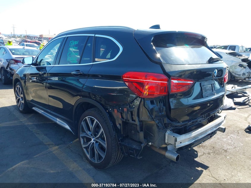 VIN WBXHT3C36J5F93410 2018 BMW X1 XDRIVE28I