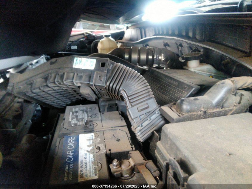 2016 HYUNDAI TUCSON LIMITED/SPORT AND ECO/SE - KM8J33A25GU164954