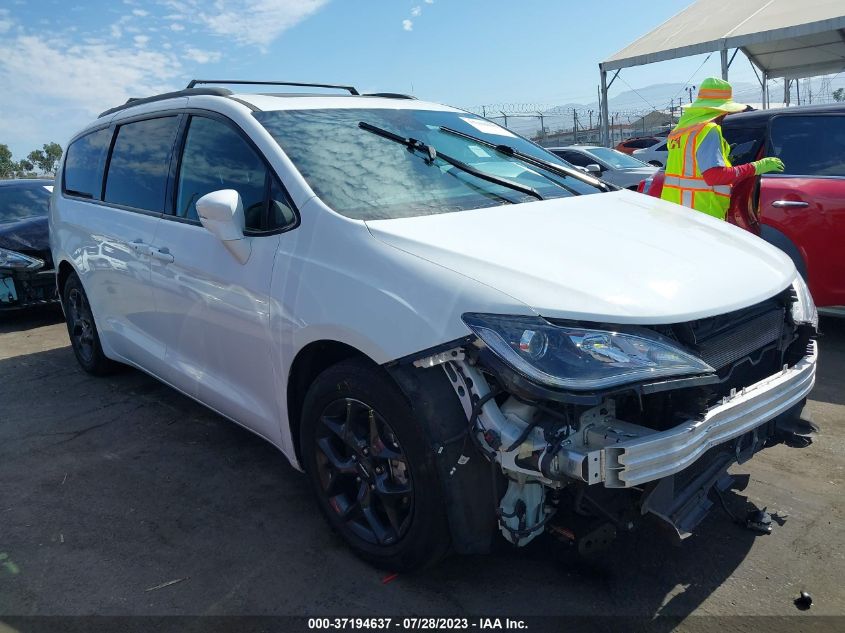 2018 CHRYSLER PACIFICA LIMITED - 2C4RC1GG0JR358181