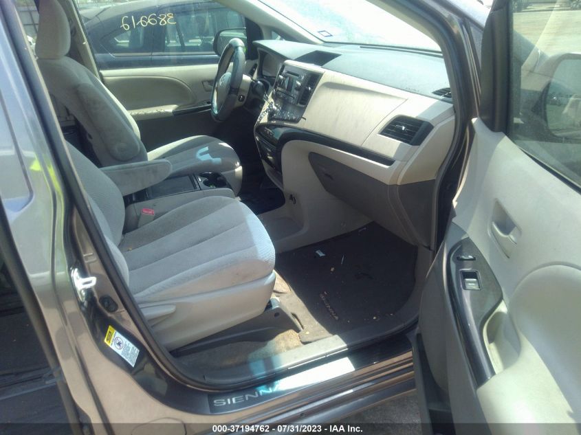 2013 TOYOTA SIENNA LE - 5TDKK3DCXDS382212