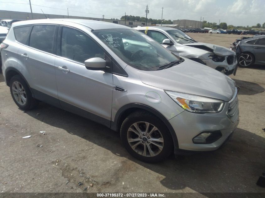 2017 FORD ESCAPE SE - 1FMCU0G98HUC03501