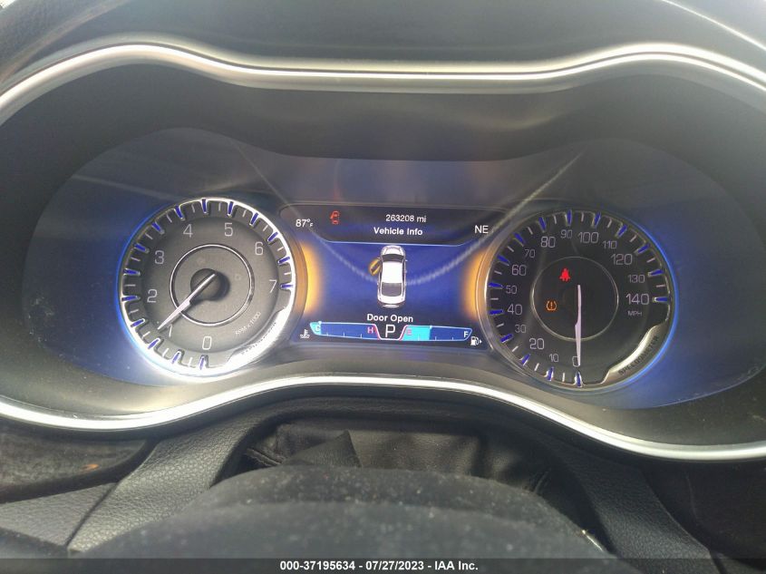 2015 CHRYSLER 200 C - 1C3CCCCB7FN661981