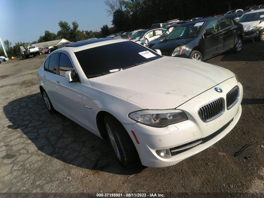 2013 BMW 5 SERIES 528I XDRIVE - WBAXH5C53DDW15875