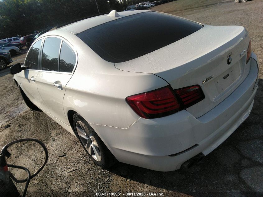 2013 BMW 5 SERIES 528I XDRIVE - WBAXH5C53DDW15875