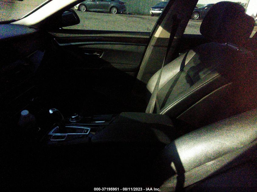2013 BMW 5 SERIES 528I XDRIVE - WBAXH5C53DDW15875