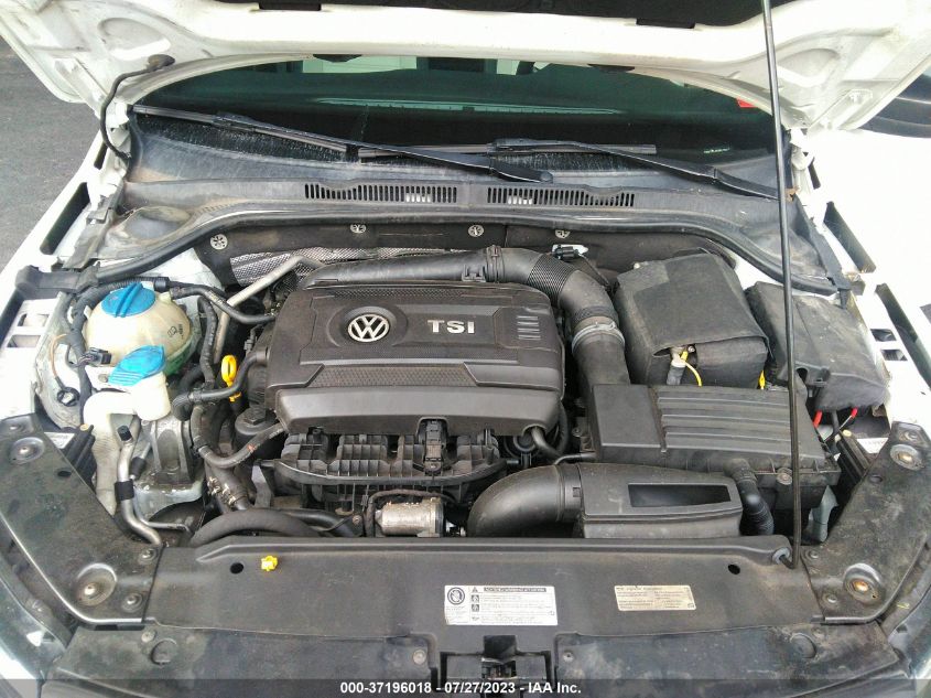 2016 VOLKSWAGEN JETTA SEDAN 1.8T SPORT - 3VWB17AJ3GM215611